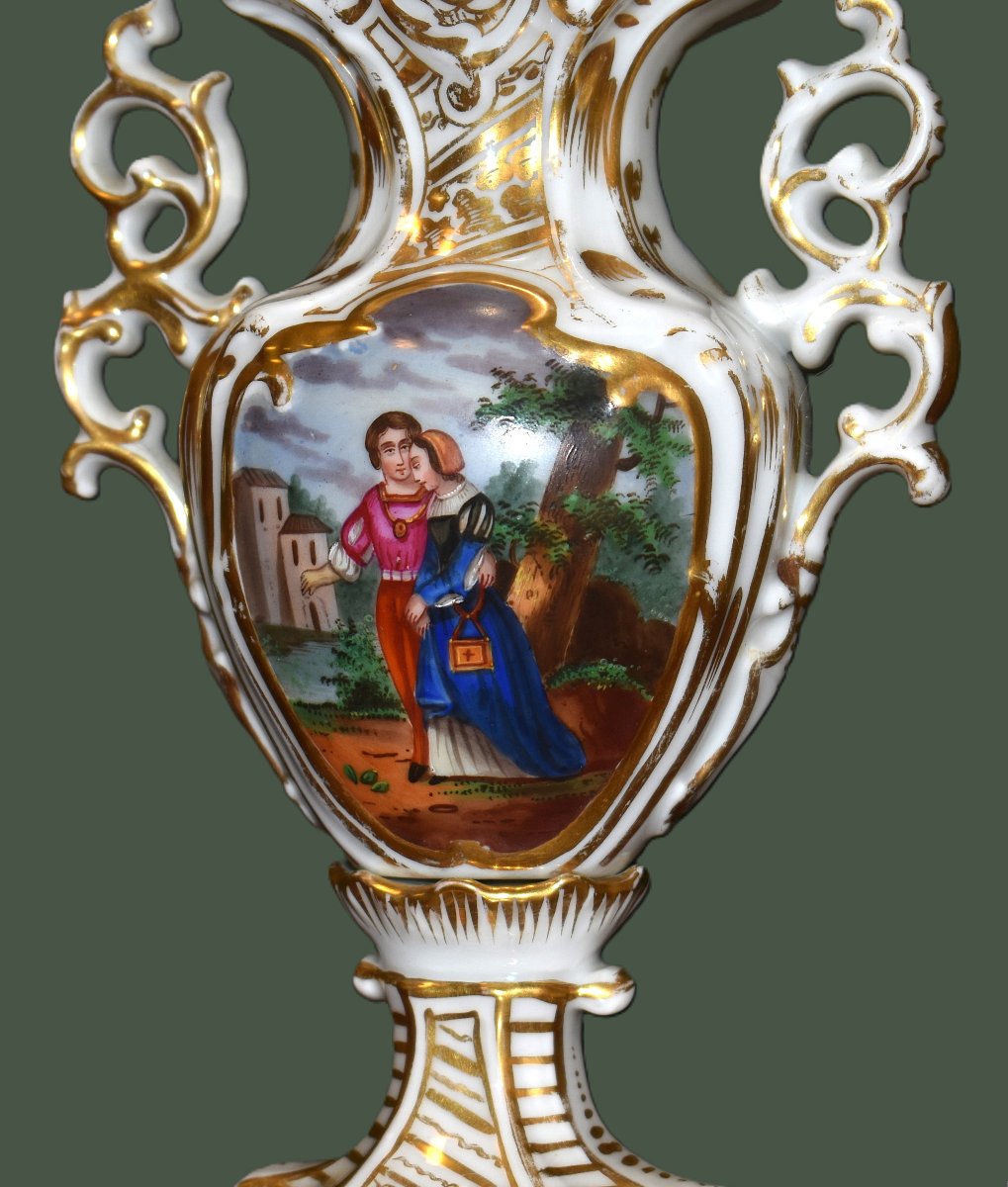 Vase En Porcelaine De Limoges , Décor peint main bouquet  Fleurs et Scène Galante, Personnages,-photo-3