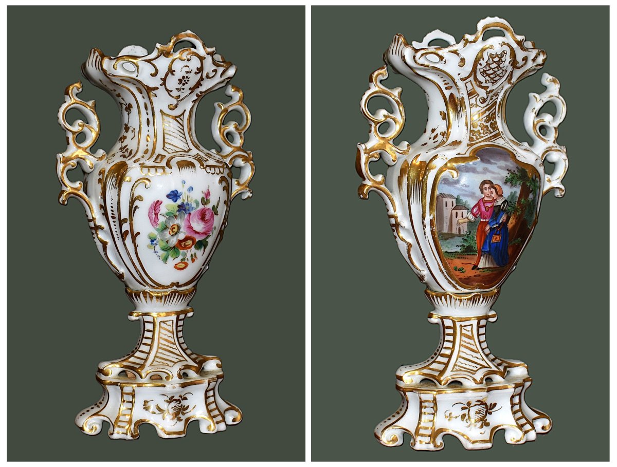 Vase En Porcelaine De Limoges , Décor peint main bouquet  Fleurs et Scène Galante, Personnages,