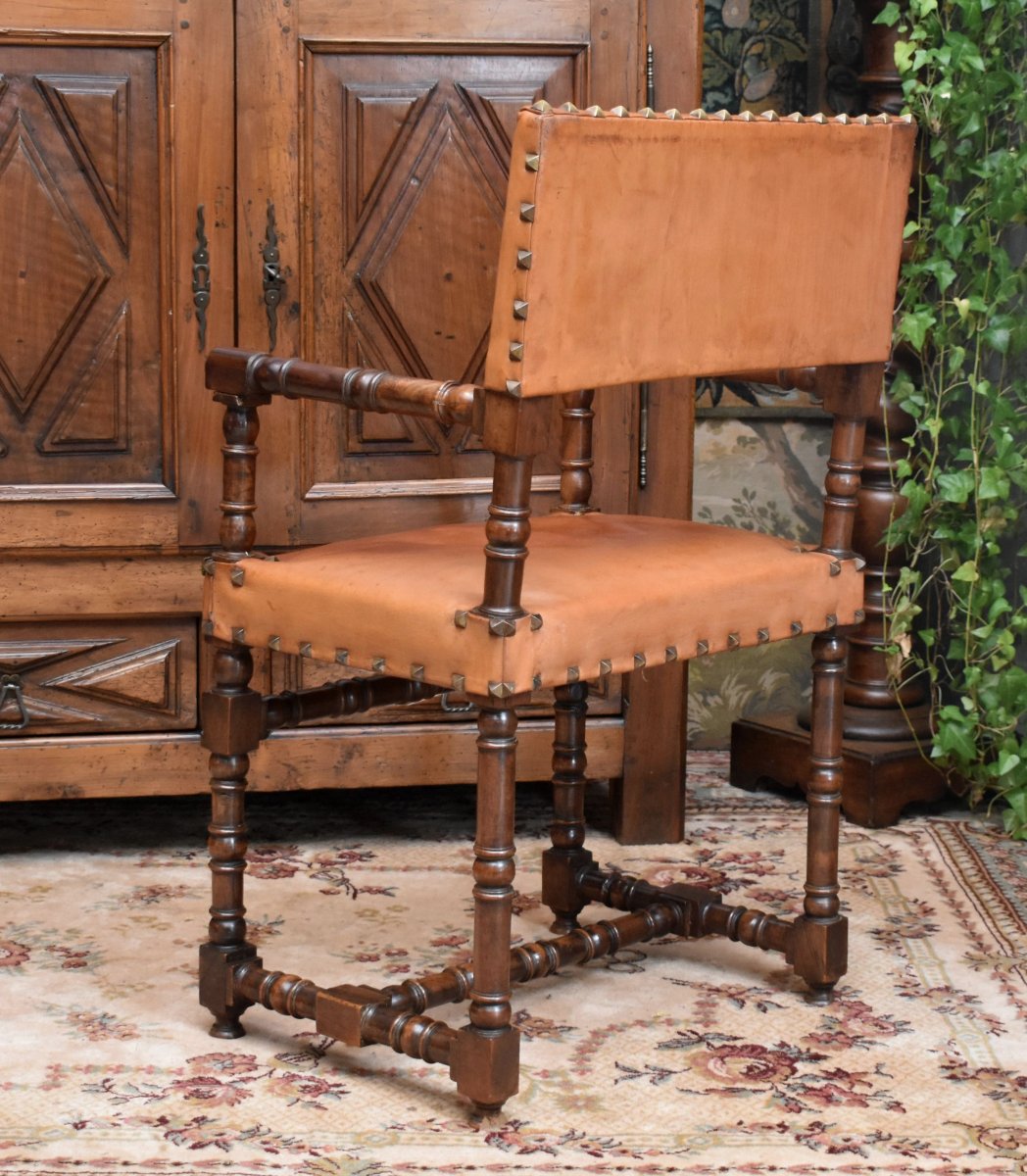 Fauteuil assise et dossier cuir, Chaise à Bras En Noyer De Style Louis XIII, idéal bureau, XIXe-photo-2