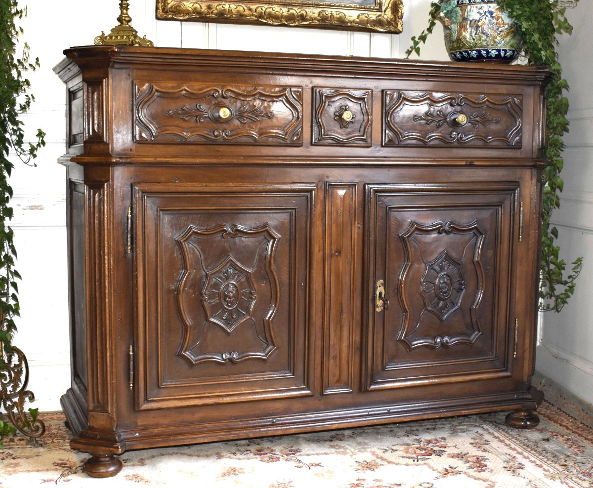 Large  Low Sideboard At Counter Height  In Walnut, With 2 Doors And 3 Drawers, 18th Century-photo-3