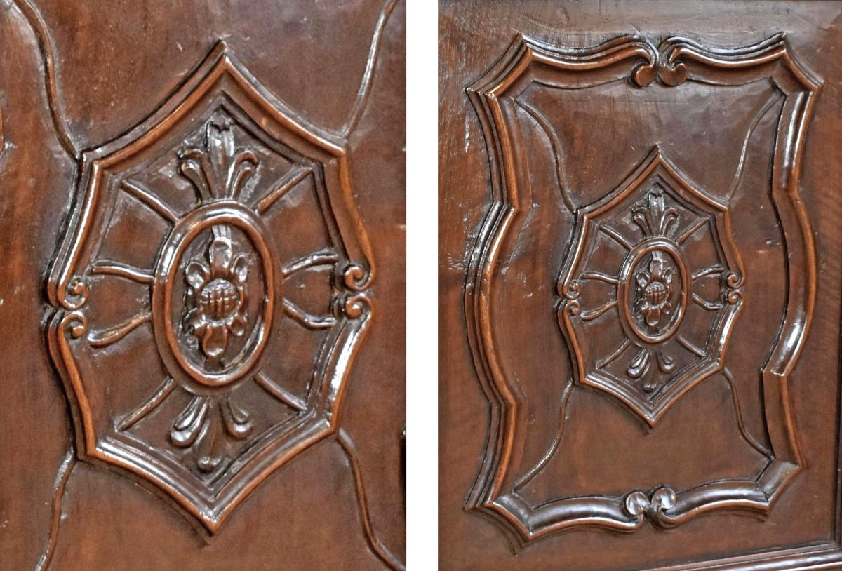 Large  Low Sideboard At Counter Height  In Walnut, With 2 Doors And 3 Drawers, 18th Century-photo-3