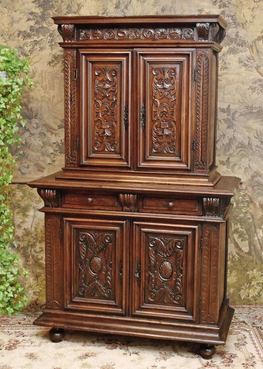 Small Renaissance Sideboard, Walnut, 2 Recessed Sections, 4 Doors, Four Panels, 17th Century   -photo-2