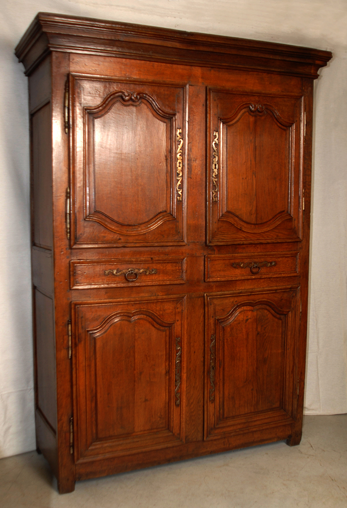 Buffet à 4 portes ou quatre vantaux en chêne, armoire  XVIIIème-photo-2