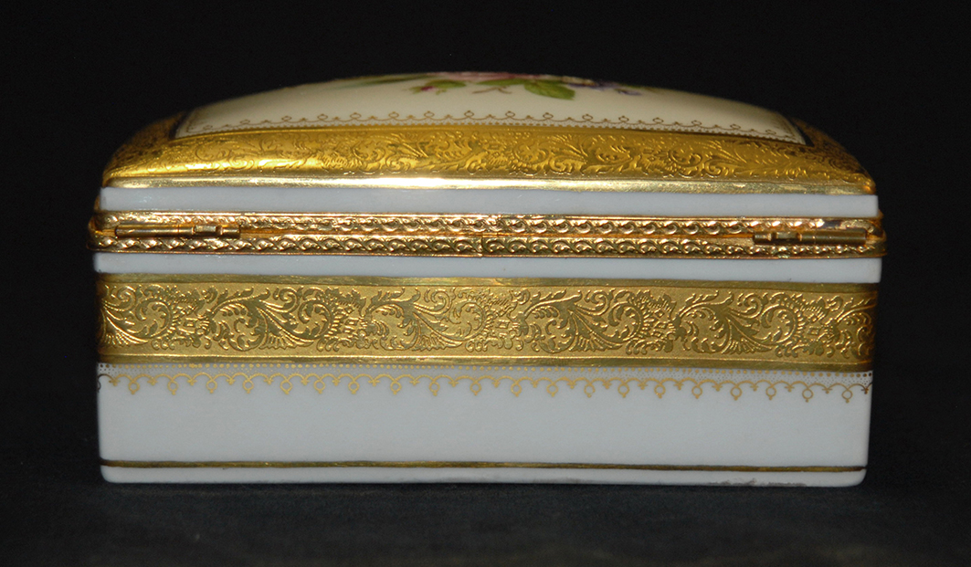 Box Of Limoges Porcelain Double Inlay Gold, Decor Bouquet Of Flowers.-photo-5