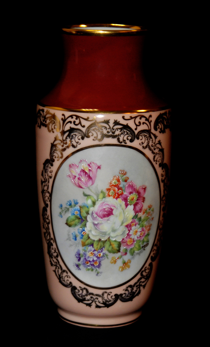 Vase en porcelaine de Limoges peint main, bouquet de fleurs.-photo-3