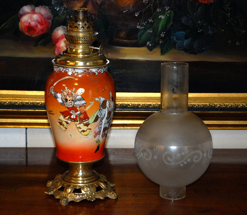 Vase En Porcelaine Satsuma Monté En Lampe à Pétrole, période meiji. Japon.-photo-2