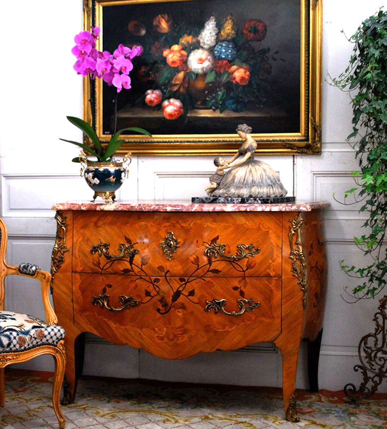 Louis XV Commode "sauteuse" Marquetry And Rosewood