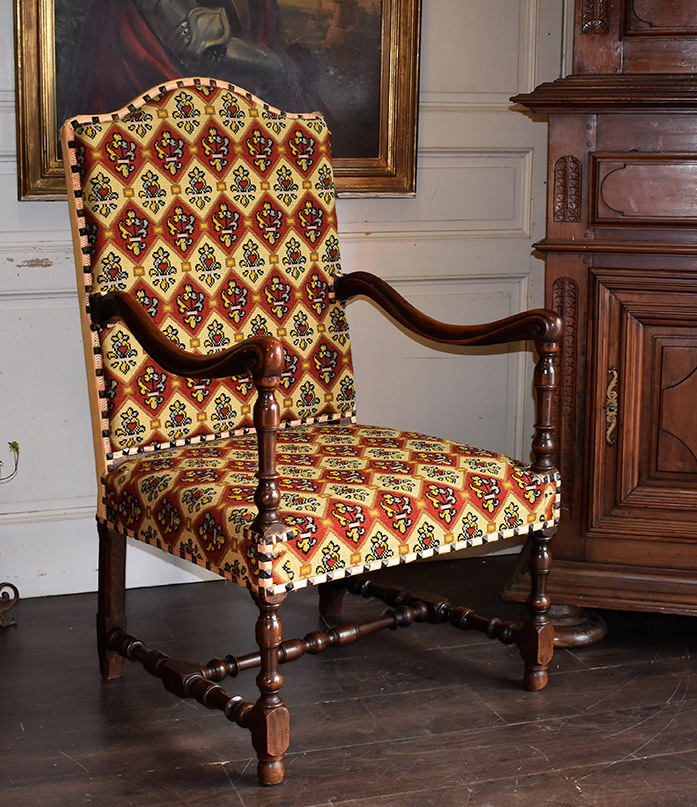 Fauteuil De Style Louis XIII,  XIXème.