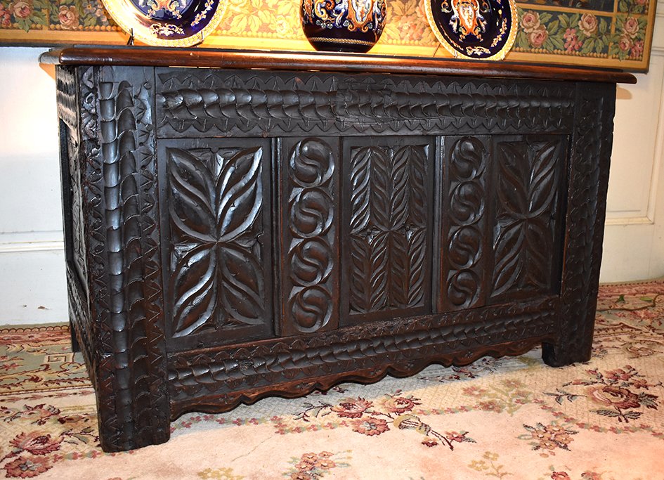 Renaissance Style Chest In Oak.-photo-3