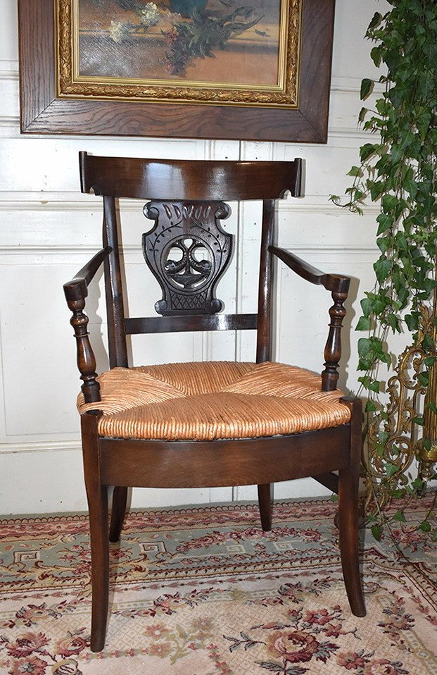 Fauteuil Paillé De Style Directoire,  assise fond de paille.