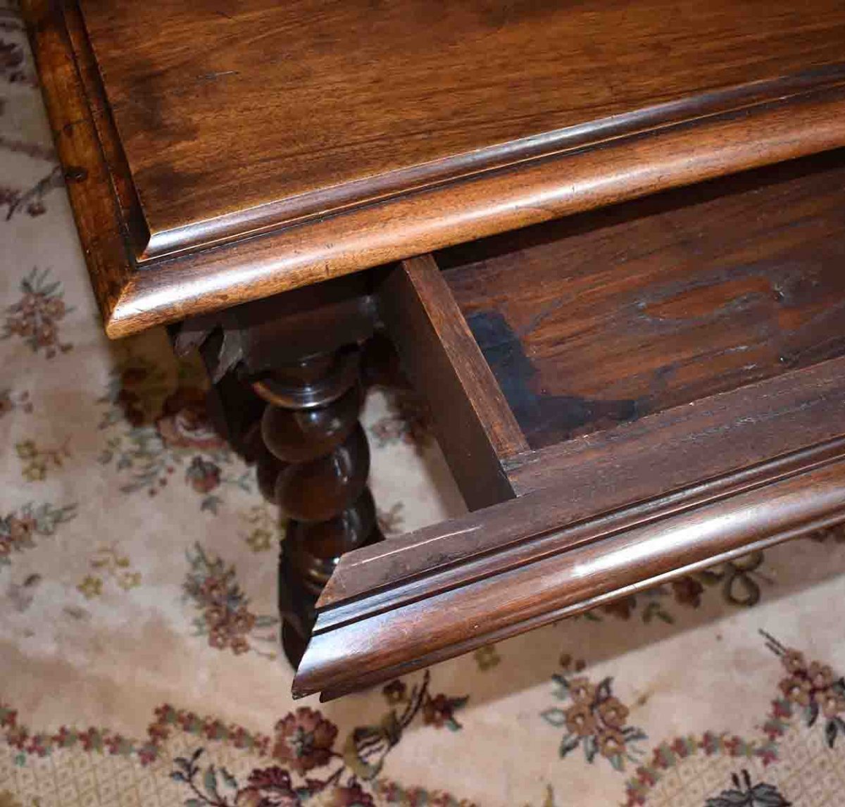 Bureau , Table De Style Louis XIII En Noyer, Pieds Torsad&eacute;s, XIX&egrave;me.-photo-3