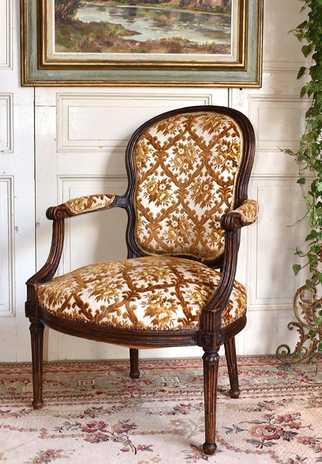 Louis XV - Louis XVI Transition Cabriolet Armchair With Violonne Backrest, XVIIIth.