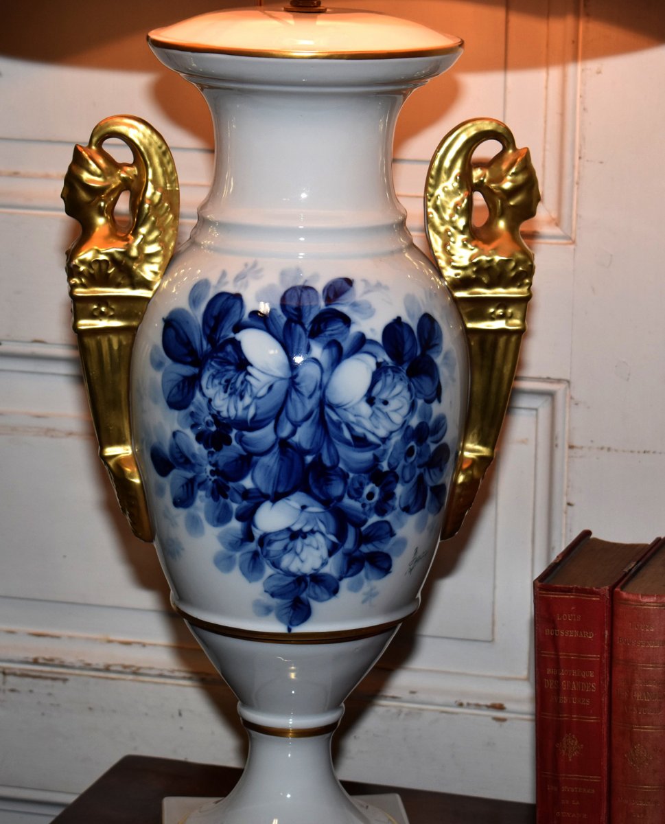 Importante Lampe En Porcelaine De Limoges, Camaïeu De Bleu Et Or Fin, Décor Floral Peint Main -photo-1