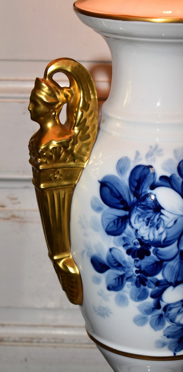 Importante Lampe En Porcelaine De Limoges, Camaïeu De Bleu Et Or Fin, Décor Floral Peint Main -photo-4