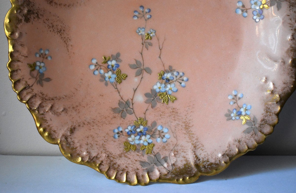 Laviolette  (1896), Assiette  de collection , Décorative,  Plat en Porcelaine De Limoges, Décor Floral Peint Main réhaussé pâte d'or sur fond rose.-photo-2