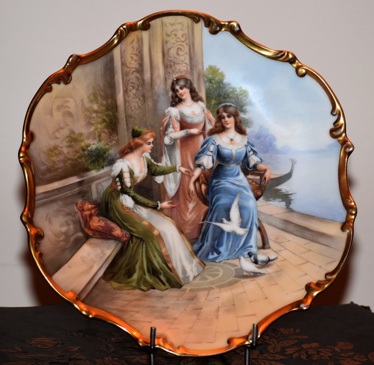 Collection Plate In Decorative Porcelain From Limoges, Period 1929. 3 Graces Decor.