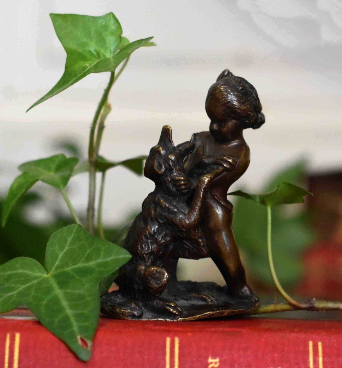 Figurine En Bronze, Statuette, Bronze Sculpture, Cherub And Canidae.