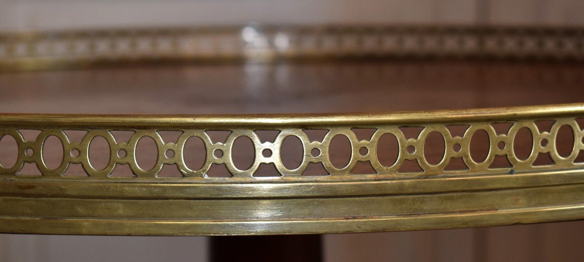 Table Guéridon Piétement Tripode  En Acajou , Plateau Circulaire,  Galerie De Laiton . pieds griffes en bronze.-photo-3