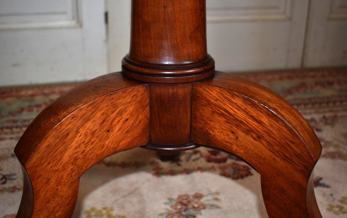 Pedestal Table Tripod Base In Mahogany, Circular Top, Brass Gallery.-photo-5