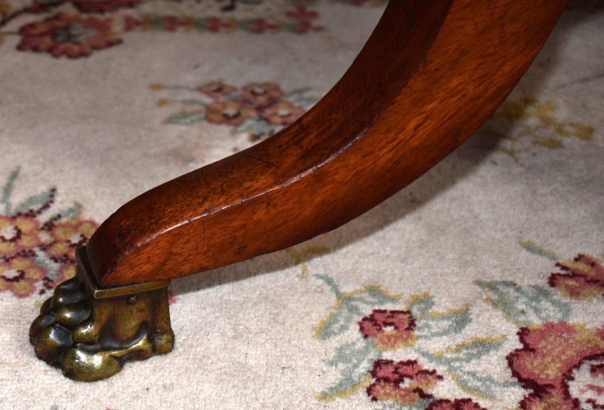 Table Guéridon Piétement Tripode  En Acajou , Plateau Circulaire,  Galerie De Laiton . pieds griffes en bronze.-photo-6