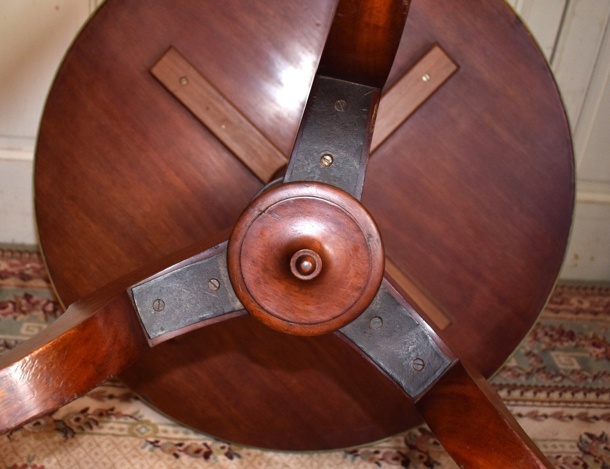 Pedestal Table Tripod Base In Mahogany, Circular Top, Brass Gallery.-photo-8