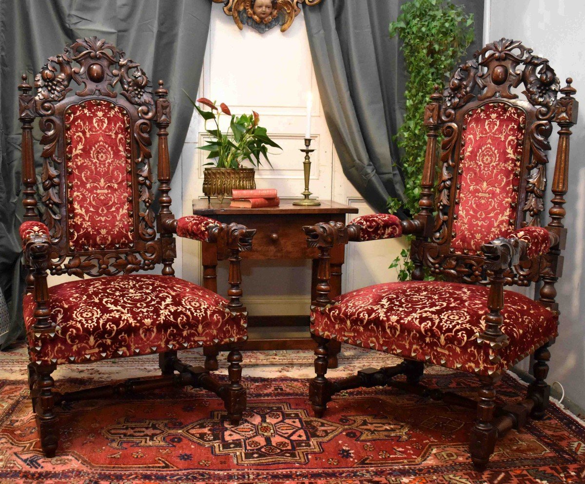 Paire d'Important Fauteuils d'Apparat De Style Henri II , Renaissance, Ch&ecirc;ne Massif Tissu en velours de G&ecirc;nes , XIX&egrave;me.