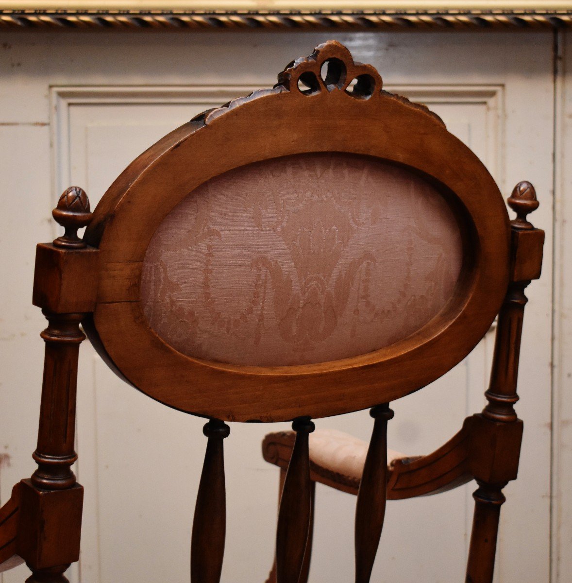 Fauteuil De Style Louis XVI &agrave; Dossier M&eacute;daillon Et Ajour&eacute;-photo-4
