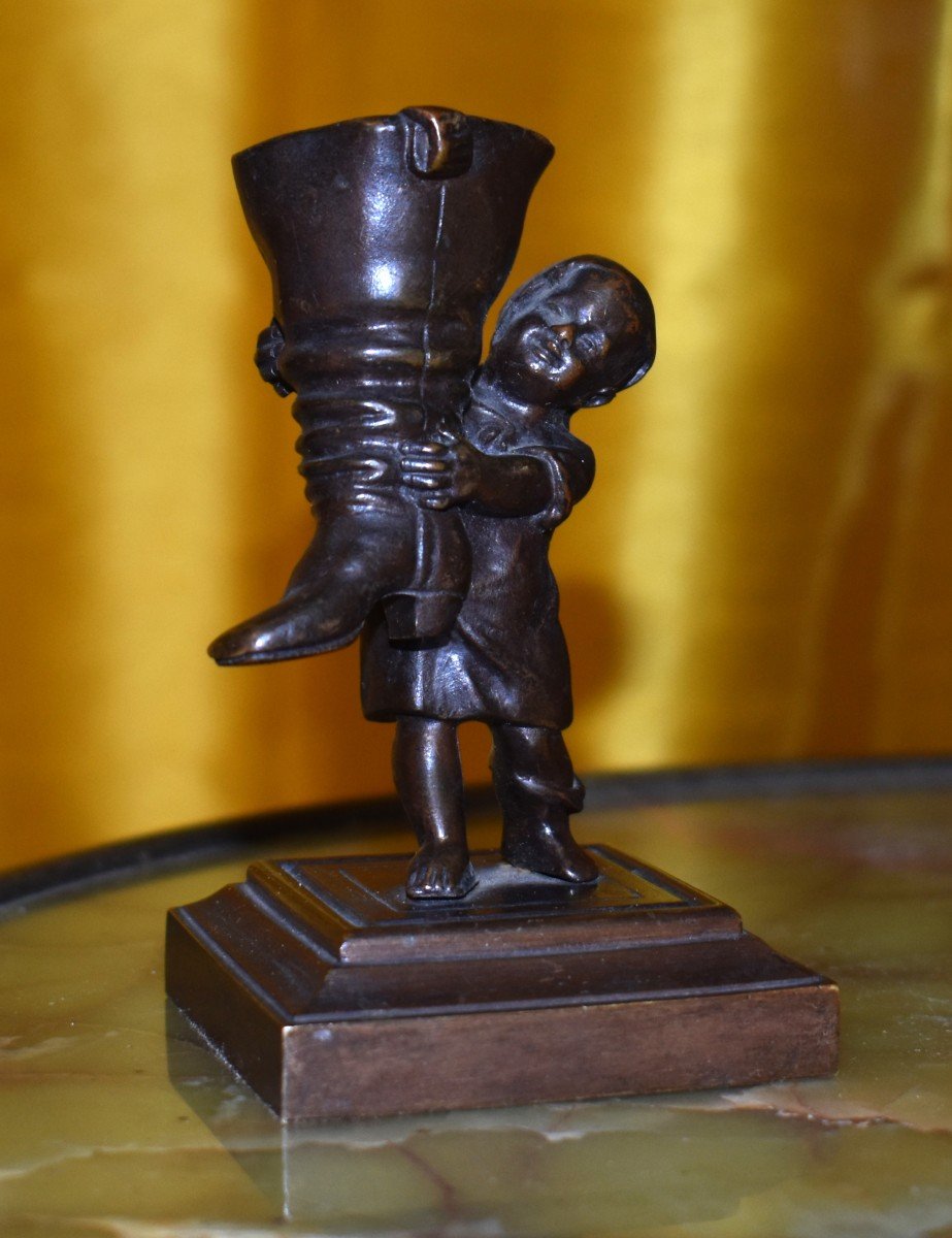 Sculpture En Bronze  , Statuette porte allumettes,  Sujet  Le Petit Poucet Et La Botte De Sept Lieues , -photo-4