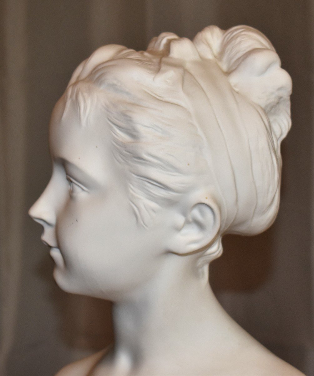 Paire De  Grands Bustes en biscuit, 40 cm ,  Les Enfants Brongniart ,   Louise et Alexandre d'Après Houdon, Statues en Porcelaine De Limoges , socle bleu de four.-photo-2