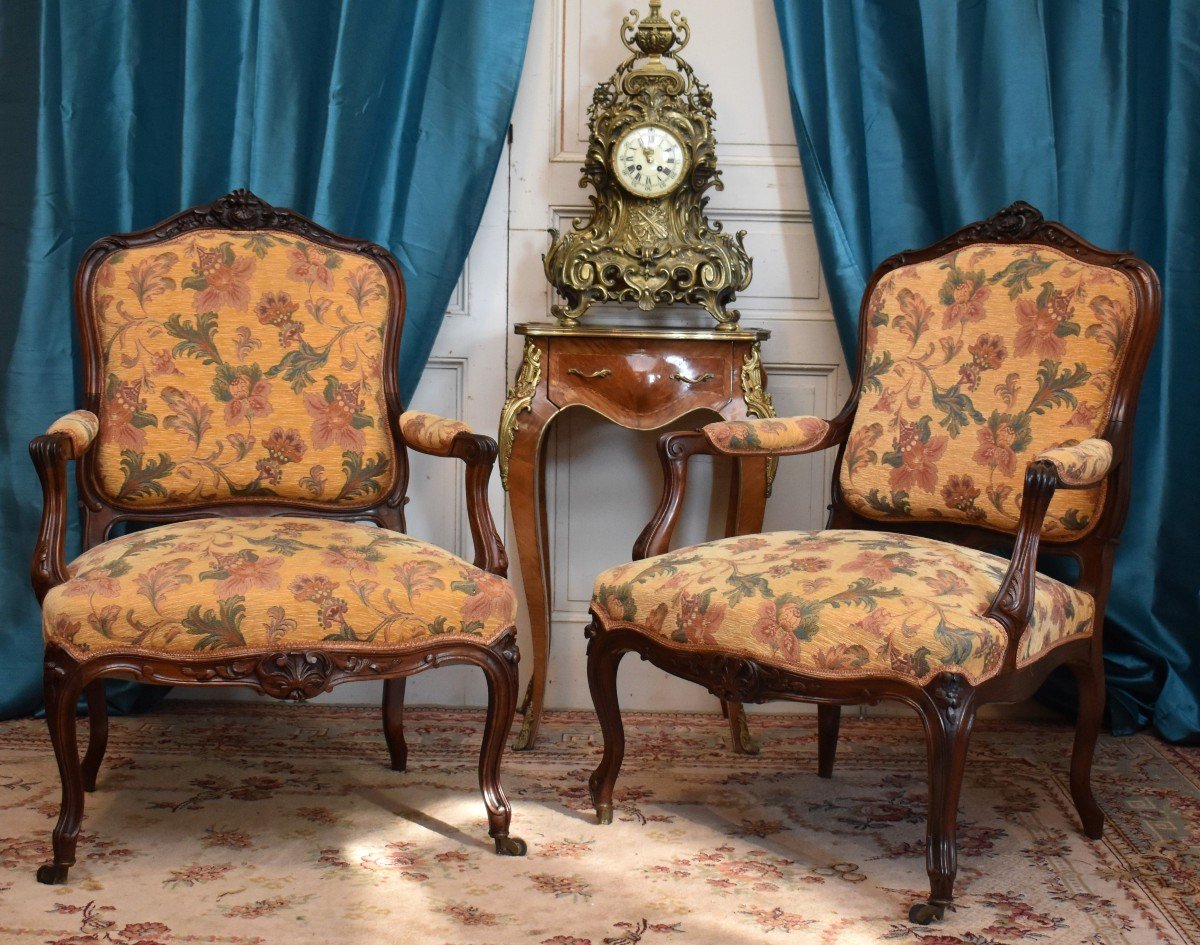 Paire De Fauteuils De Style Louis XV En Palissandre ( Possibilité d'Un Troisième Fauteuil ). Epoque Napoléon III