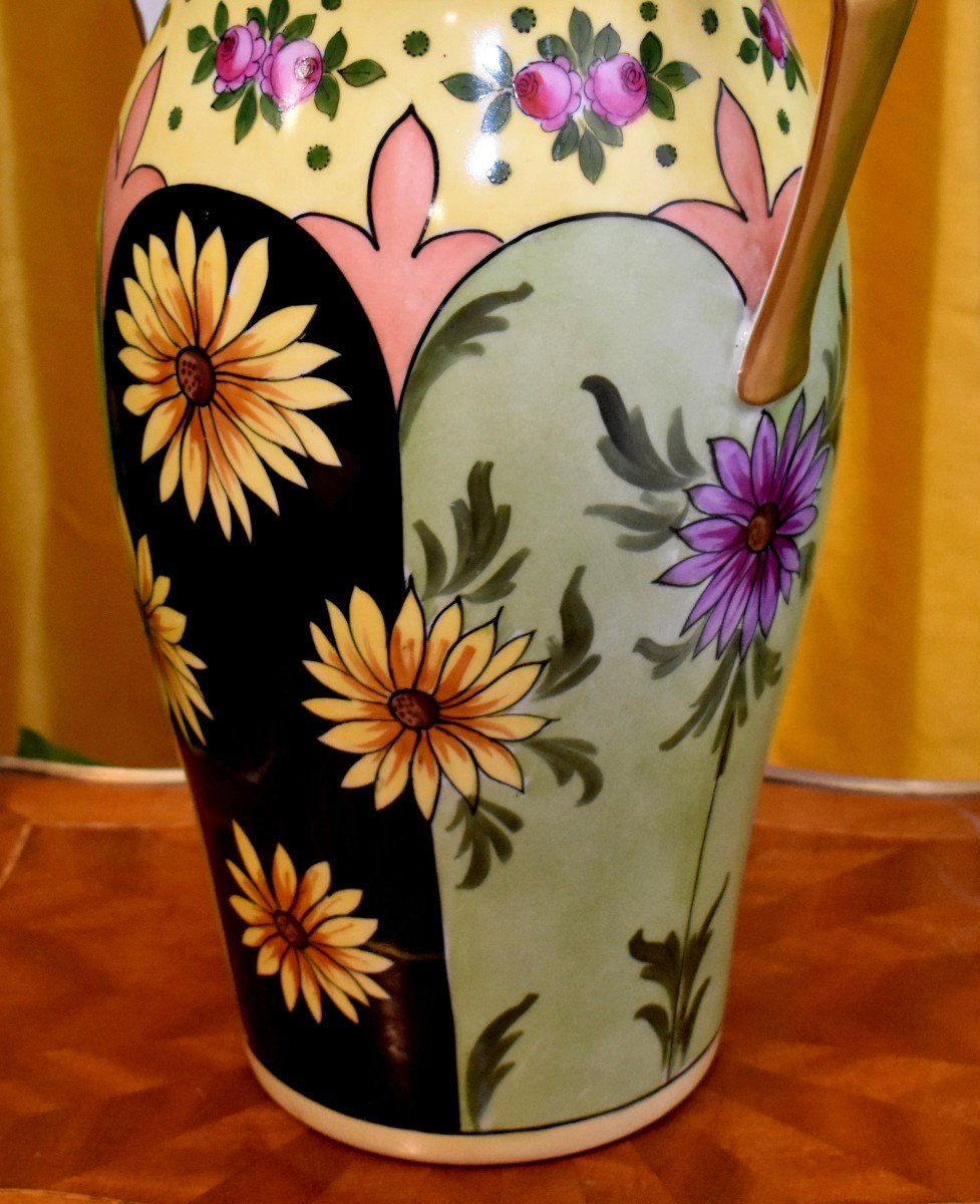 Grand Vase En Porcelaine De Limoges Manufacture Tressemanes Et Vogt , Décor F. Quinque , Décor floral, Marguerites et Roses.-photo-3