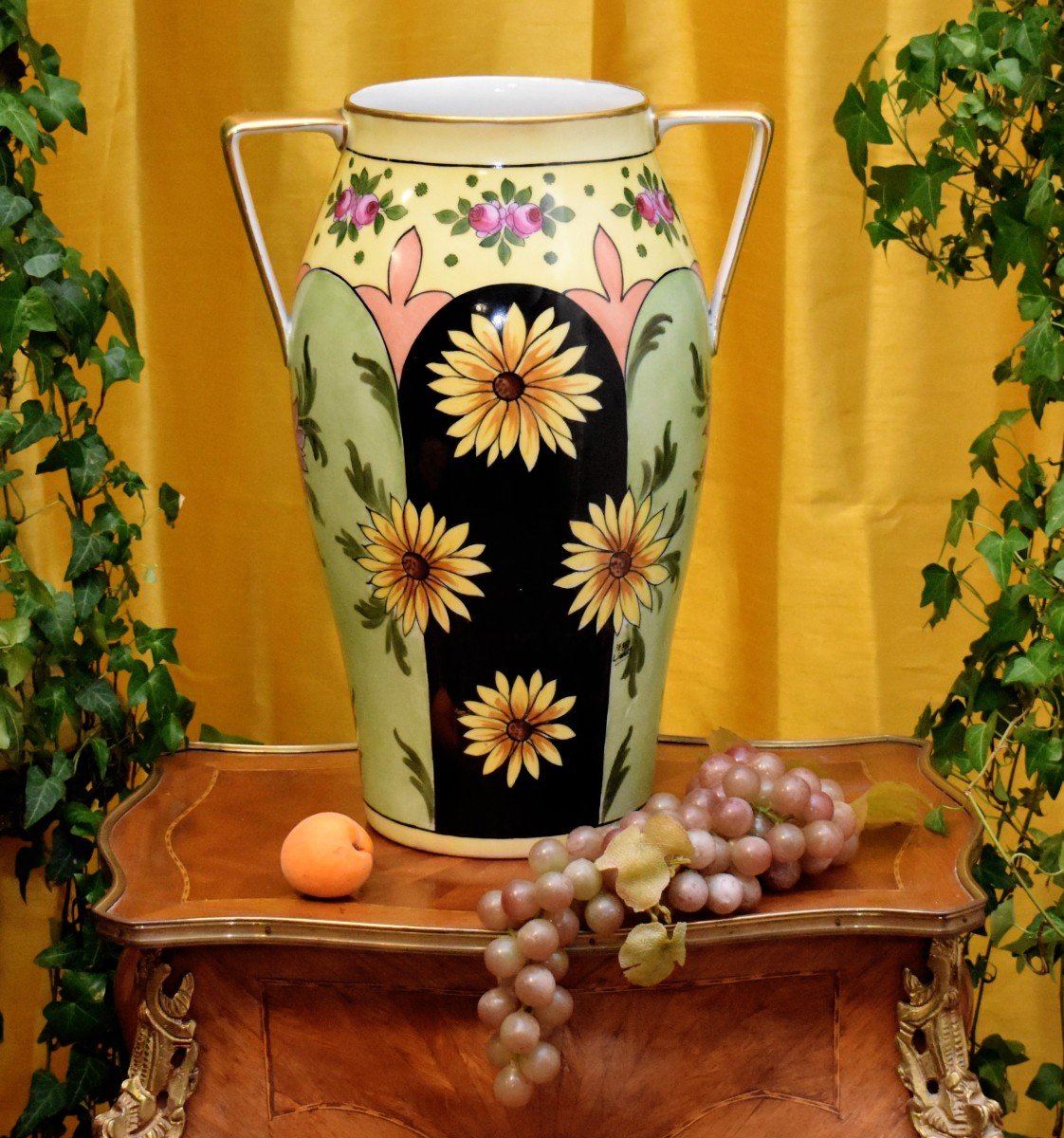 Large Porcelain Vase From Limoges Manufacture Tressemanes Et Vogt, Decor F. Quinque, 