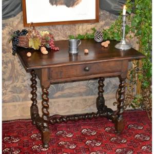 Table &agrave; &eacute;crire En Noyer d&#039;  &eacute;poque XVII&egrave;me si&egrave;cle  , Bureau Louis XIII &agrave; Torsades , table volante ou d&#039;appoint. Console .