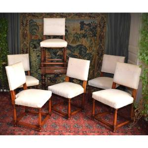 Suite de 6 chaises  à dos de style néo Renaissance - Louis XIII  garniture refaite en blanc 
