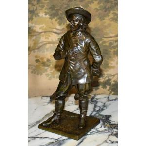 Bronze Musketeer Statue, Sculpture Of A Soldier In Military Uniform, 