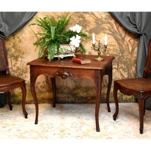 Regency - Louis XV Center Table In Waxed Oak, Rocaille And Quatrefoil, Mid-18th Century