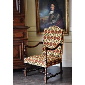Fauteuil de style Louis XIII - Louis XIV en noyer, pieds balustre , tissu  petits points , XIXe