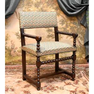 Chaise à Bras Louis XIII, Fauteuil XVIIe En Noyer, Travail En Grains De Chapelet, dossier plat