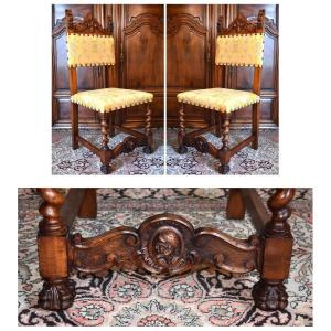 Pair De Chaises De Style Renaissance - Louis XIII En Noyer Massif, Tête Guerrier Antique