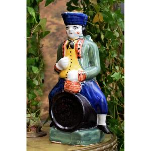 Pichet Anthropomorphe , Pot Jacquot , Homme Assis Sur Un Tonneau , Rodingote Et Tricorne, XIXe