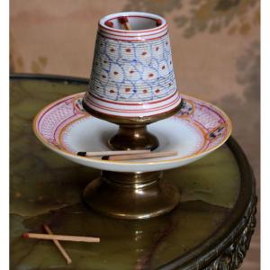 Pyrogène Monté Sur Coupelle porcelaine et pied laiton , cendrier de bar et porte allumettes.