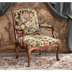 Fauteuil d'époque Louis XV, Dossier plat à La Reine, XVIIIème Siècle. tissu velours bouclé