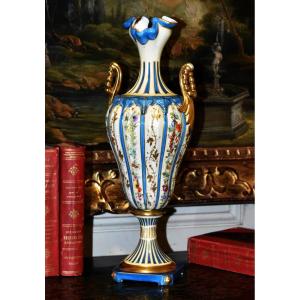 Vase Balustre Sur Pied - Douche Dans Le Goût De Sèvres, Peint Main. décor floral