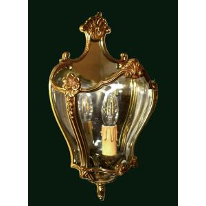 Louis XV-style Wall Sconce In Bronze, With Domed Glass Panes And A Mirrored Back, Featuring A Rocaille Shell Design