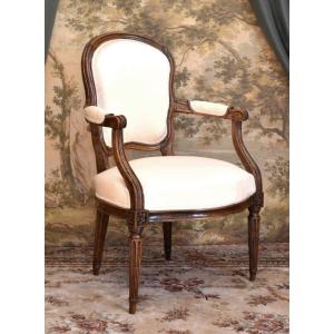 Louis XV–louis XVI Transition Cabriolet Armchair—patiné Beech, 18th Century