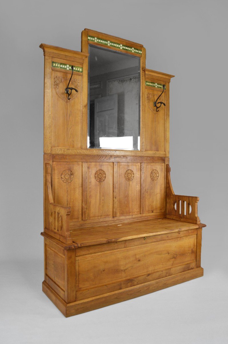 Art Nouveau Safe Bench / Cloakroom In Carved Oak, Italy, Circa 1900