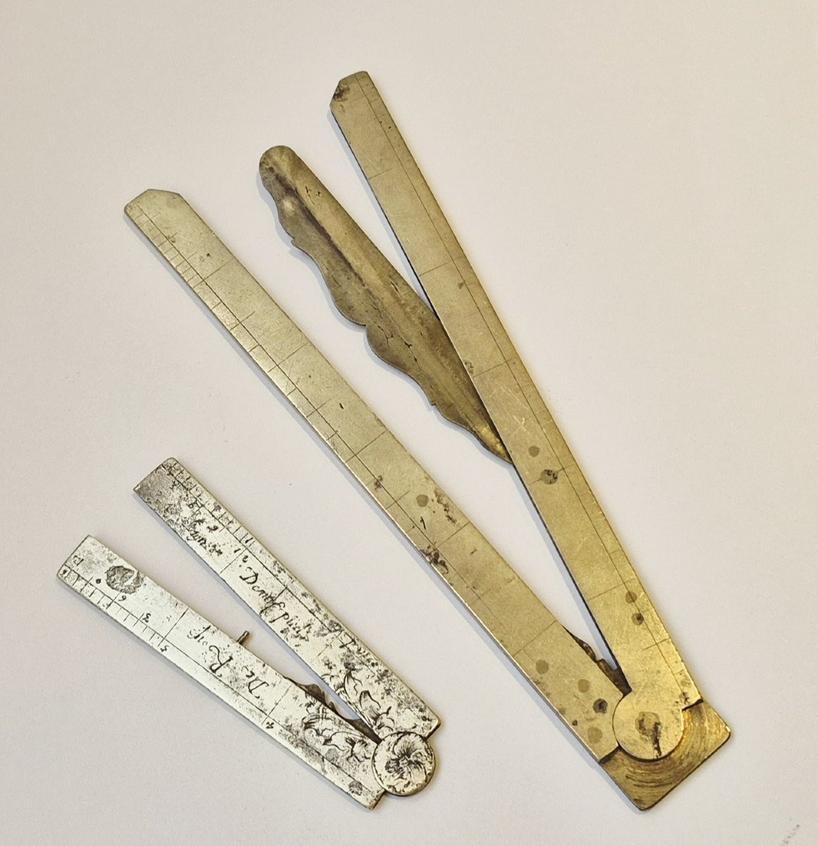 Baradelle - Two Brass Rulers, 18th Century-photo-2