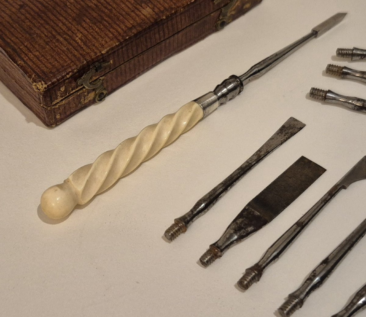 Petite chirurgie dentaire, c.1820-photo-1