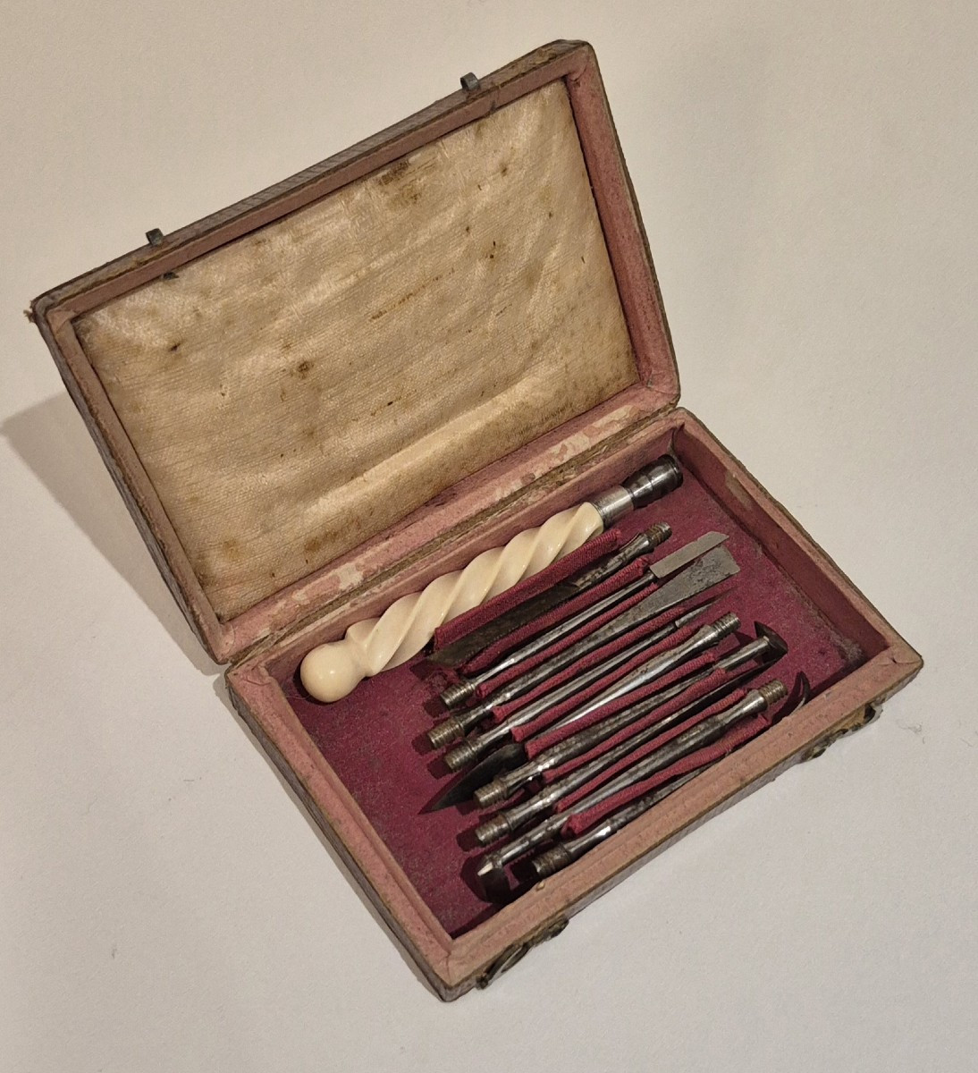 Petite chirurgie dentaire, c.1820