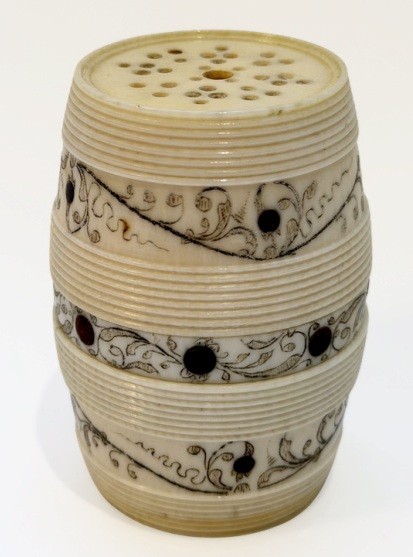 Horizontal Barrel-shaped Sundial, C. 1640-photo-2